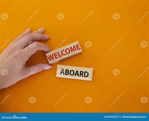 隨時歡迎你來英文|「welcome」用法是？welcome aboard 是什麼意思？